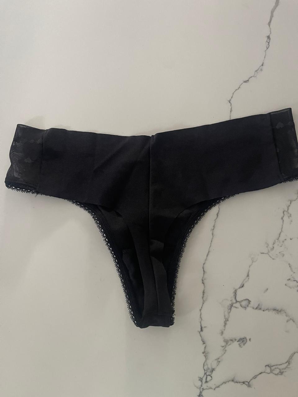 Tanga invisible de encaje transparente a los lados negra Victoria´s Secret