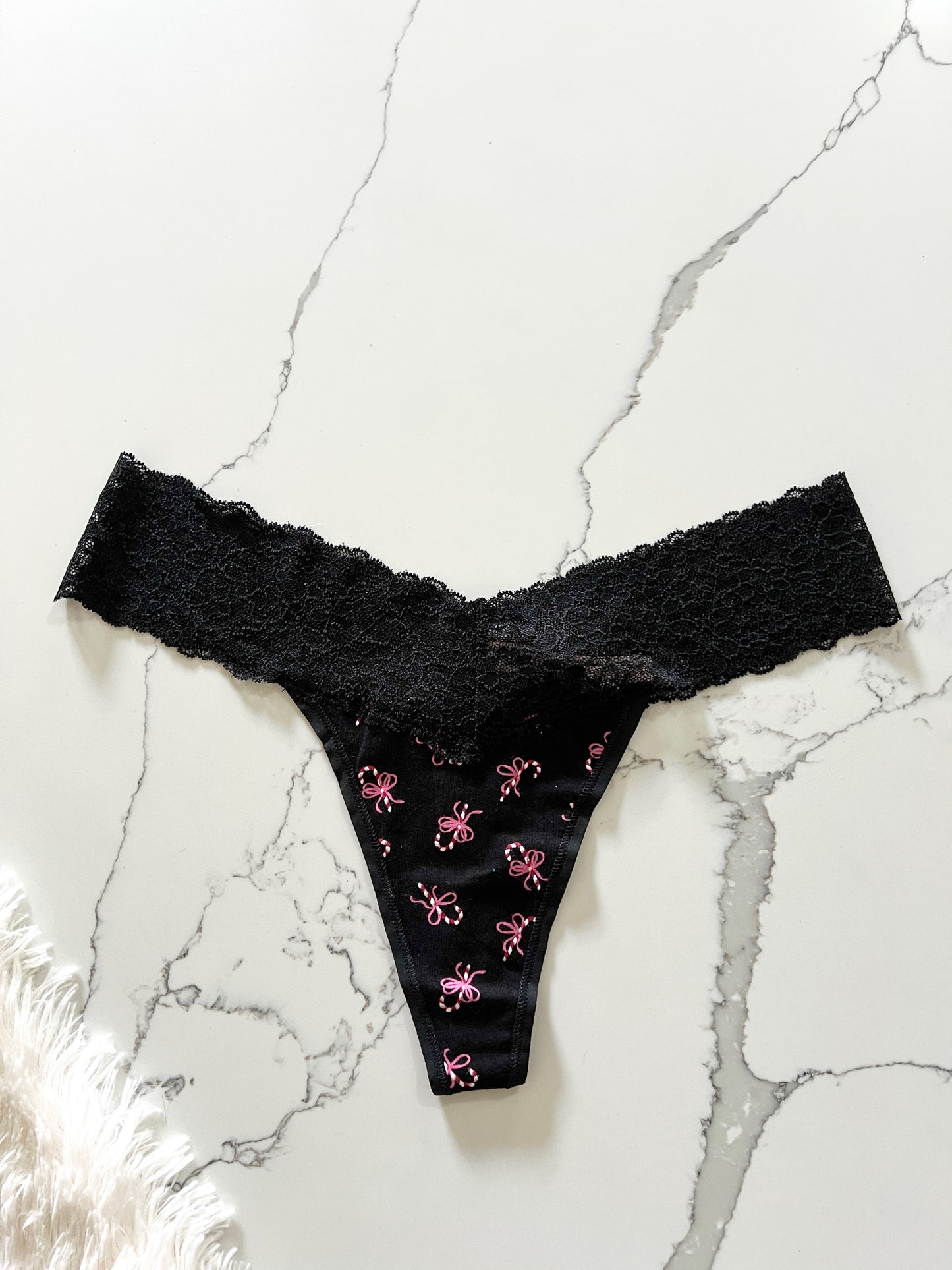 Tanga de algodón Navideña con encaje en la cintura by Victoria’s Secret