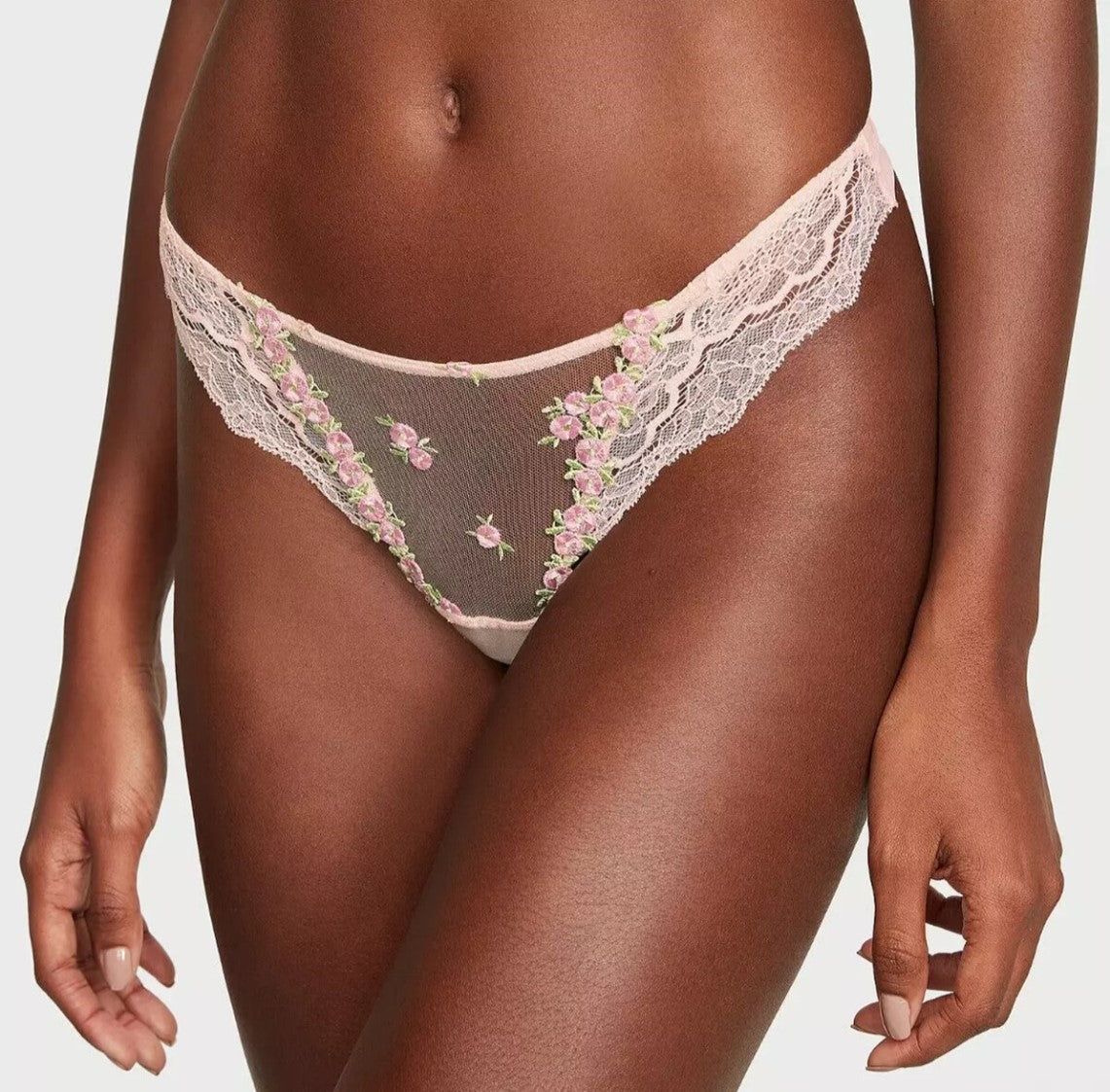 Tanga Bordada Floral en tonos rosa pastel