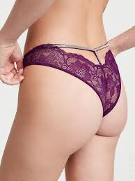 Tanga Brasileña de encaje, brillante en la parte de atras Victoria's Secret