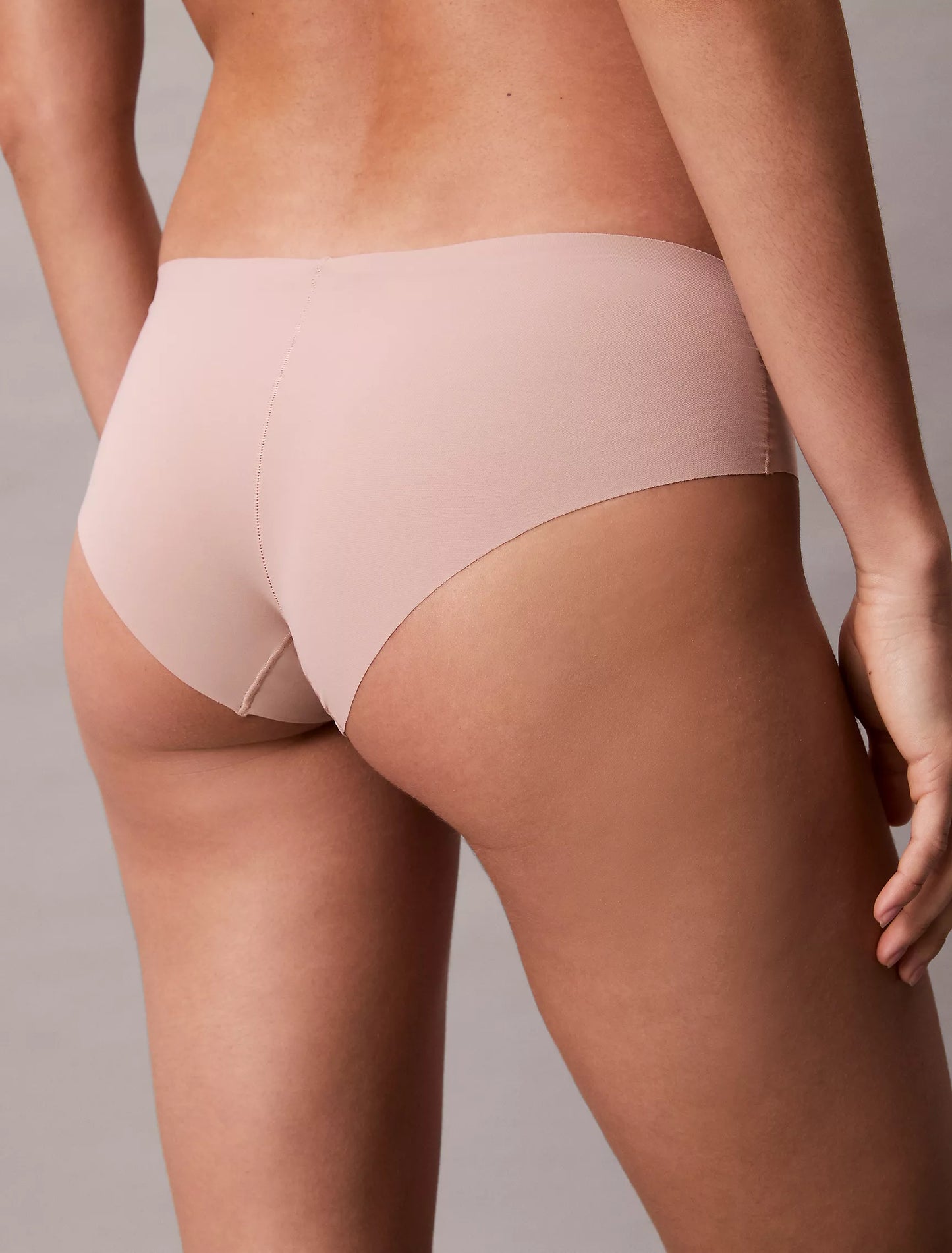 Calvin Klein Cheeky Hipsters invisibles sin costuras