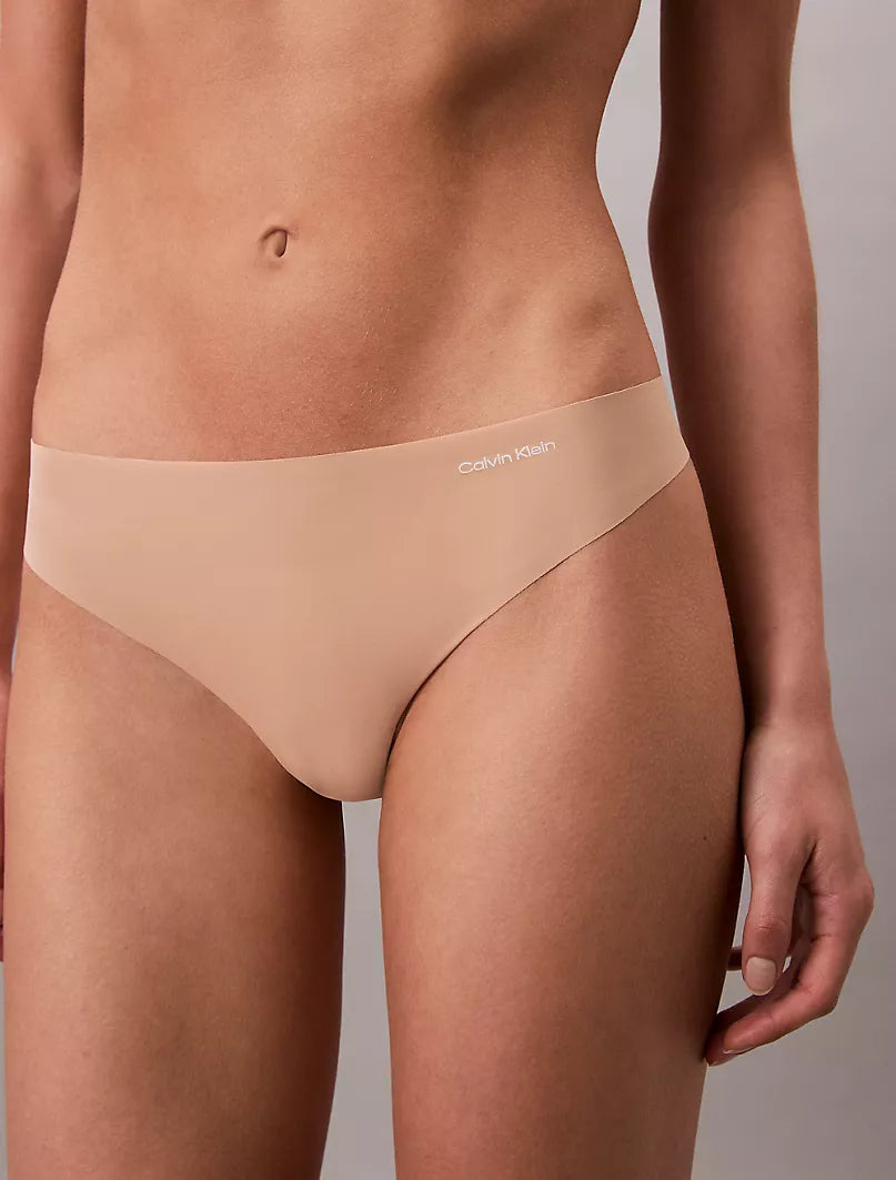 Calvin Klein, tangas invisibles