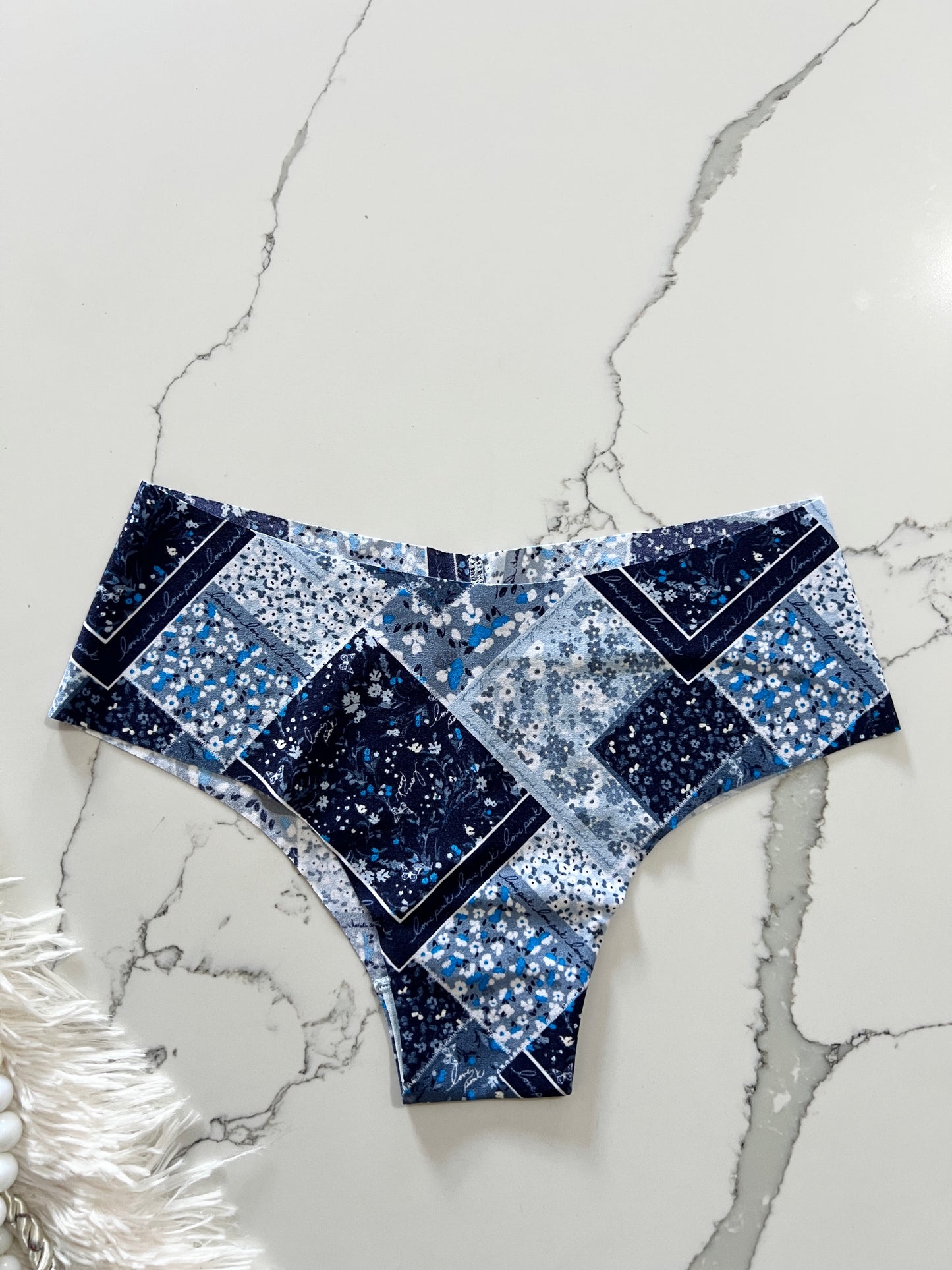 Cheeky Invisible sin costuras by PINK - Victoria's Secret