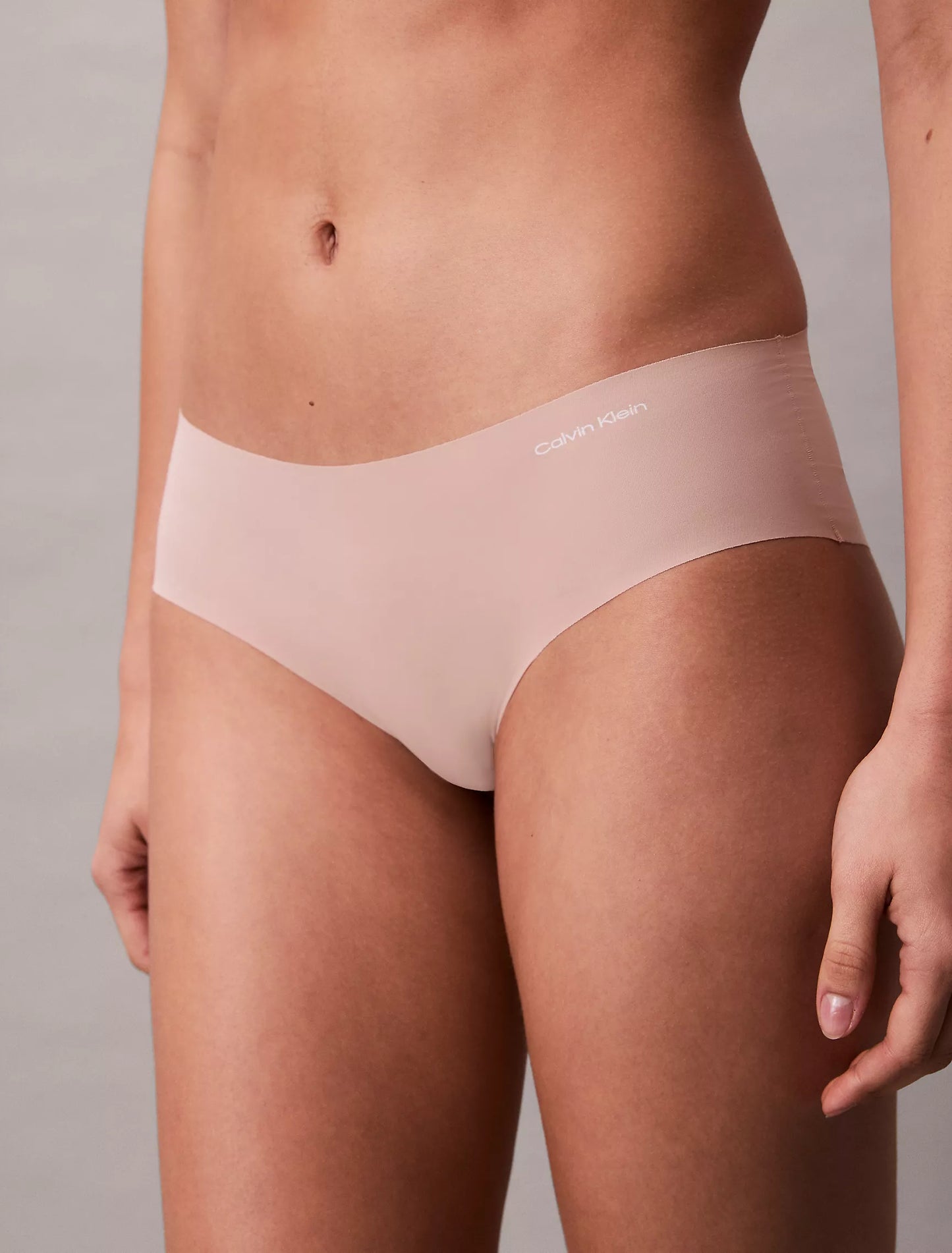 Calvin Klein Cheeky Hipsters invisibles sin costuras