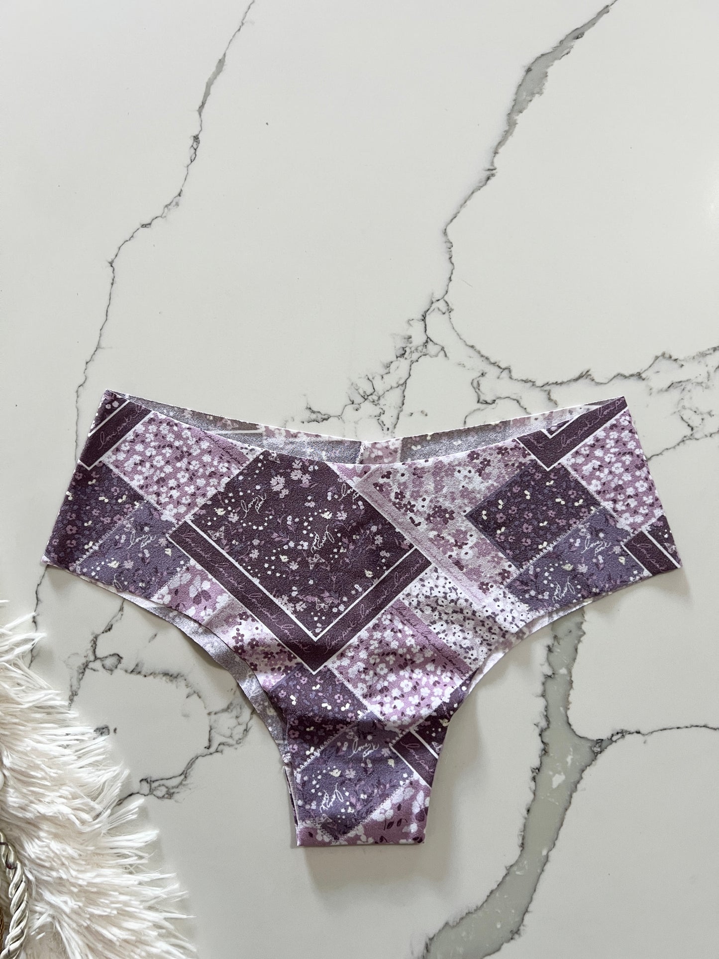 Cheeky Invisible sin costuras by PINK - Victoria's Secret