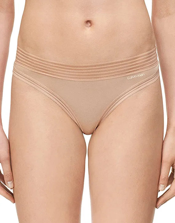 Calvin Klein Tanga con encaje en la cintura